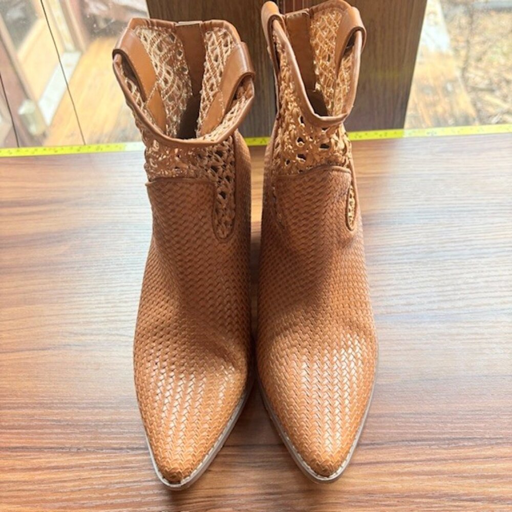Coconuts By Matisse Kelly Ankle Boots 7.5 Boho Western Textured Rustic Pull On